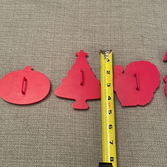 Tupperware Vintage Cookie Cutters Red Set of 7 Holidays - Picture 6 of 8